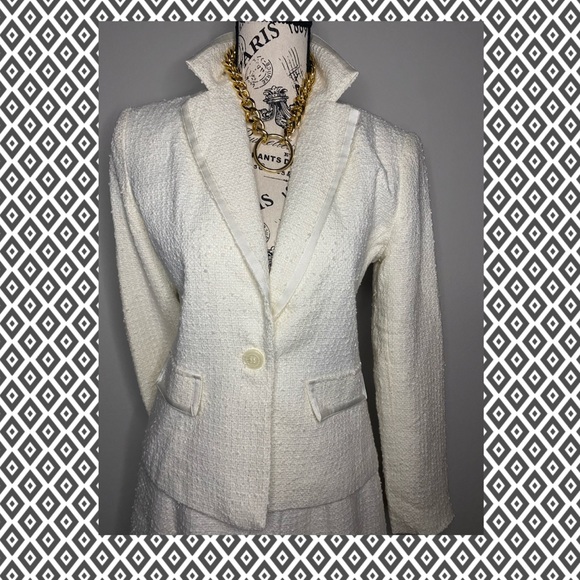 Bone white Chic set of blazer and skirt . - Picture 2 of 2